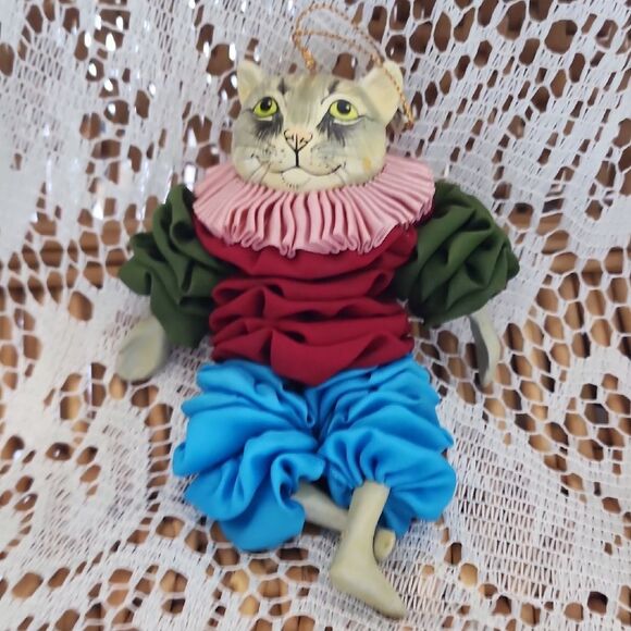 Vintage Fabric Yo Yo's Hand Painted Cat Ornament - Picture 1 of 5